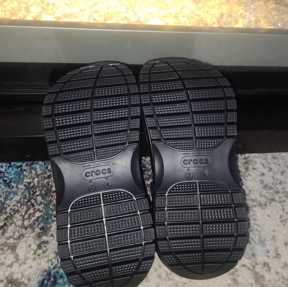 Crocs - Picture 2 of 3